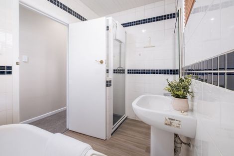 Photo of property in 32 Oakland Avenue, Papatoetoe, Auckland, 2025