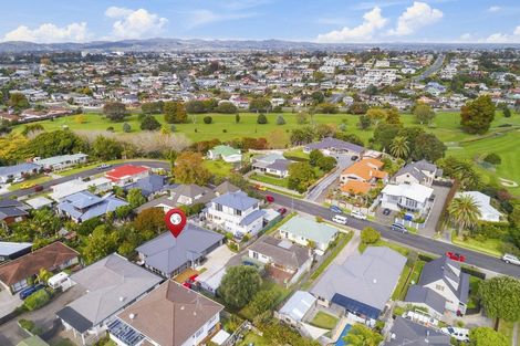 Photo of property in 19a Crescent Road, Otumoetai, Tauranga, 3110