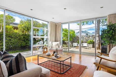 Photo of property in 9 Poynder Avenue, Merivale, Christchurch, 8014