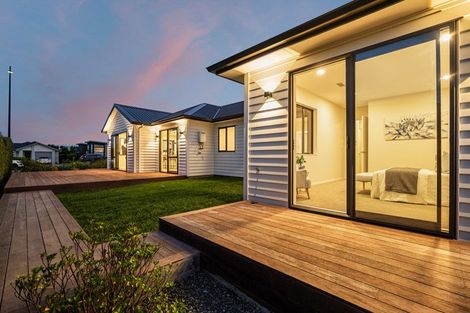 Photo of property in 84 Maurice Kelly Road, Wainui, 0932