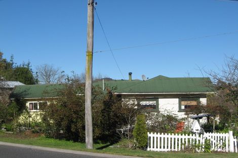 Photo of property in 52 Palmerston Road, Havelock North, 4130