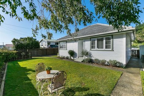 Photo of property in 28 Coates Street, Tawa, Wellington, 5028