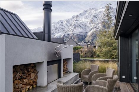 Photo of property in 2 Fife Court, Jacks Point, Queenstown, 9371