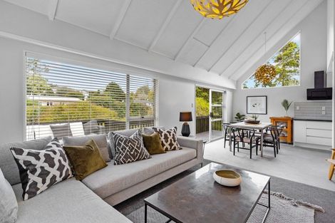 Photo of property in 2/225 Beach Haven Road, Beach Haven, Auckland, 0626