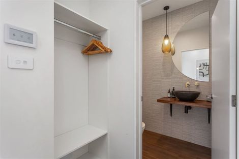 Photo of property in 2/39 Webb Street, St Albans, Christchurch, 8014