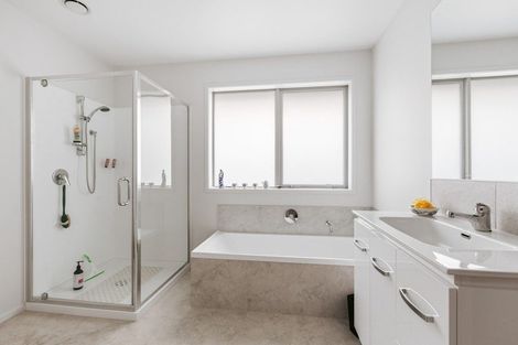 Photo of property in 14 Anglers Way, Omokoroa, 3114