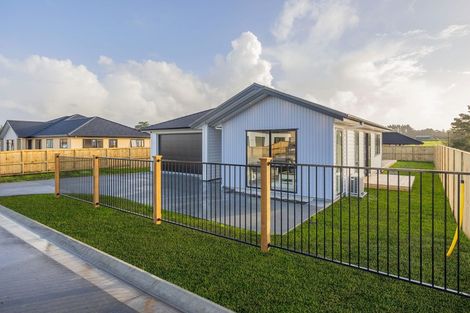 Photo of property in 14 Cutfield Lane, Kumeu, 0810