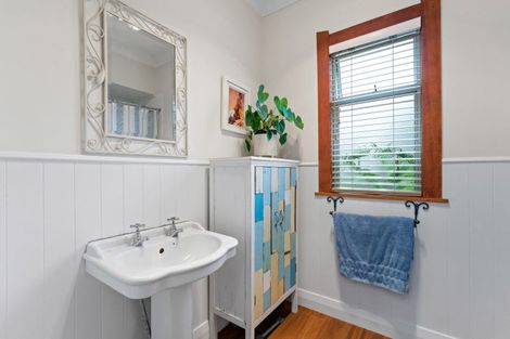 Photo of property in 10 Tamatea Road, Taupo, 3330