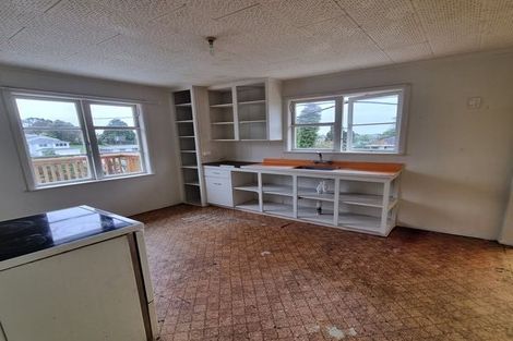 Photo of property in 30 Tomo Street, New Lynn, Auckland, 0600