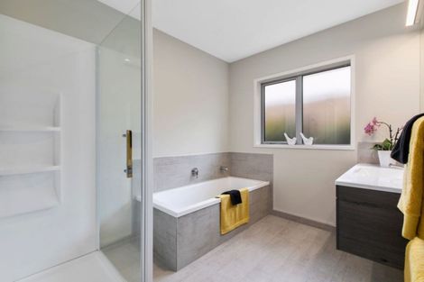 Photo of property in 319 Lakes Boulevard, Pyes Pa, Tauranga, 3112