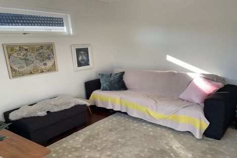 Photo of property in 28 Harbour View Road, Te Atatu Peninsula, Auckland, 0610