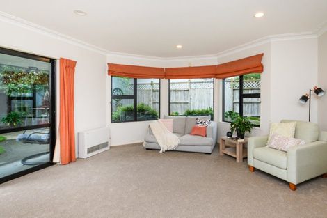 Photo of property in 15 Phoenix Avenue, Hokowhitu, Palmerston North, 4410