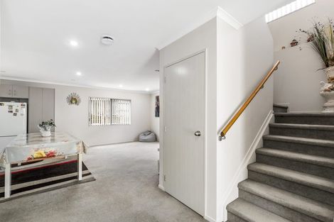 Photo of property in 21 Andover Way, Goodwood Heights, Auckland, 2105