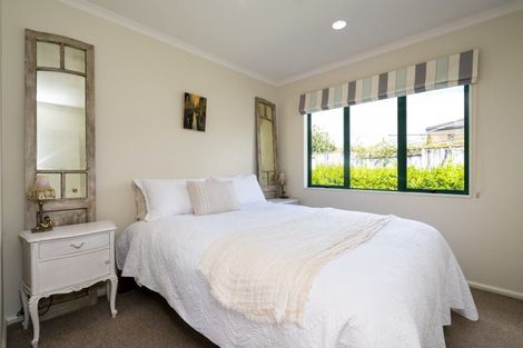 Photo of property in 2 Hanna Place, Havelock North, 4130