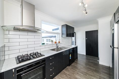 Photo of property in 6 Milton Street, Roslyn, Palmerston North, 4414