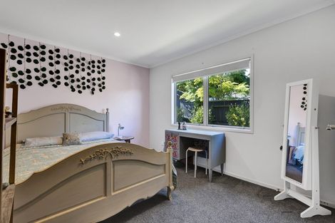 Photo of property in 17 Redwood Crescent, Hurdon, New Plymouth, 4310