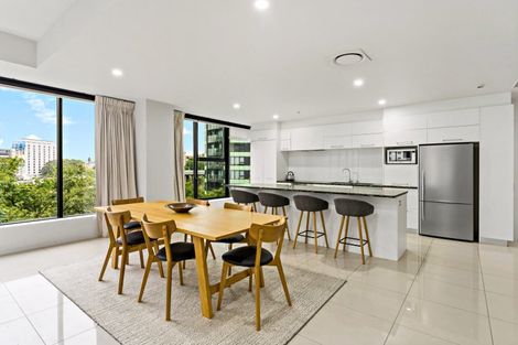 Photo of property in 9d/2 Saint Martins Lane, Grafton, Auckland, 1010