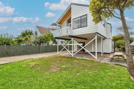 Photo of property in 2/13 Mana Esplanade, Paremata, Porirua, 5026