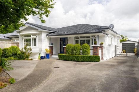 Photo of property in 11 Manapouri Crescent, Hokowhitu, Palmerston North, 4410