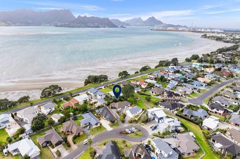 Photo of property in 11 Miami Place, One Tree Point, 0118