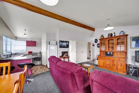 Photo of property in 16a Maire Street, Inglewood, 4330