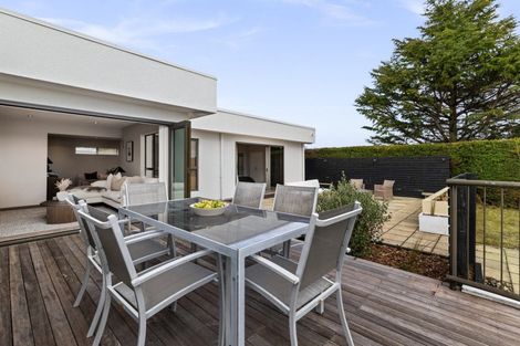 Photo of property in 2 Campbell Street, Havelock North, 4130