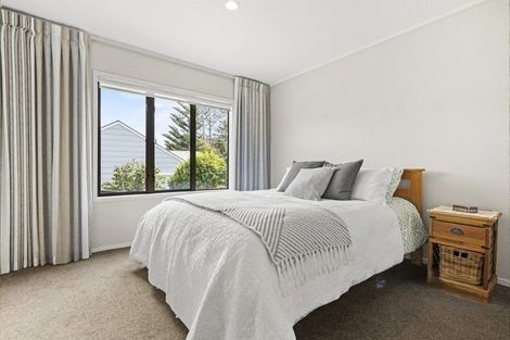 Photo of property in 126 Lynn Road, Bayview, Auckland, 0629