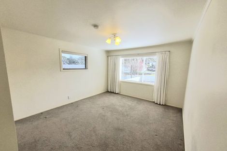 Photo of property in 3a Leiden Place, Totara Vale, Auckland, 0629