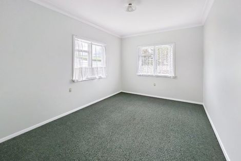 Photo of property in 12 Quinn Road, Levin, 5510