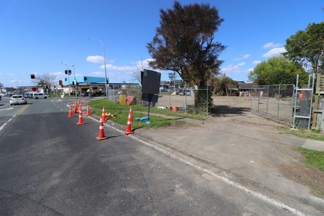 Photo of property in 320 Lincoln Road, Henderson, Auckland, 0610