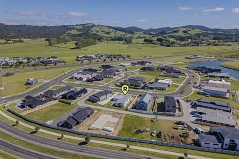 Photo of property in 8 Ngaroma Crescent, Whitianga, 3510