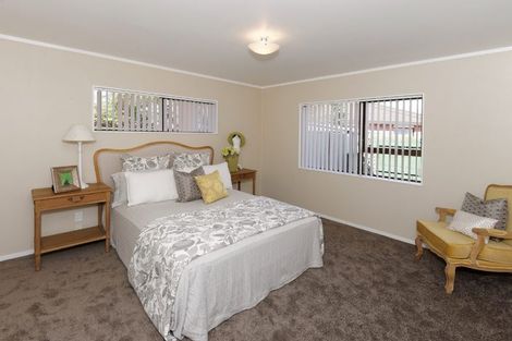 Photo of property in 2/36 Golfland Drive, Golflands, Auckland, 2013
