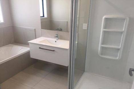 Photo of property in 35 Hanlow Place, Pyes Pa, Tauranga, 3112