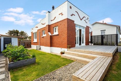 Photo of property in 92 Hargest Crescent, Saint Clair, Dunedin, 9012