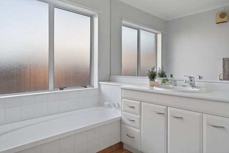 Photo of property in 184 Grenada Street, Mount Maunganui, 3116