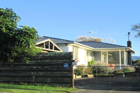 Photo of property in 25 Gray Avenue, Paraparaumu Beach, Paraparaumu, 5032