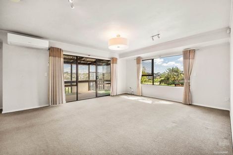 Photo of property in 2/878 East Coast Road, Northcross, Auckland, 0630