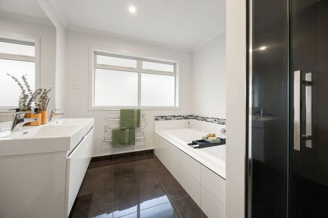 Photo of property in 9 Magellan Rise, Flagstaff, Hamilton, 3210