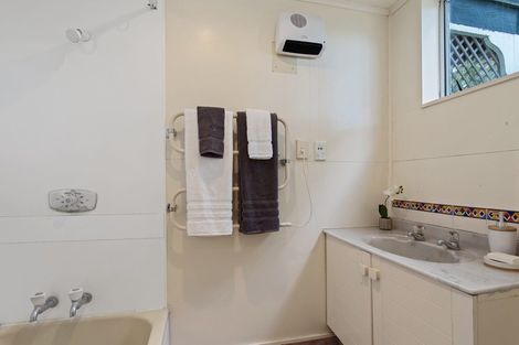 Photo of property in 1 South Crescent, Amberley, 7481