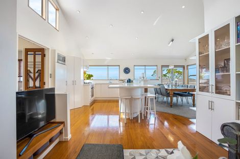 Photo of property in 78 Knights Road, Rothesay Bay, Auckland, 0630