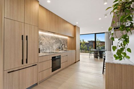 Photo of property in 21e Arahia Street, Northcote, Auckland, 0627