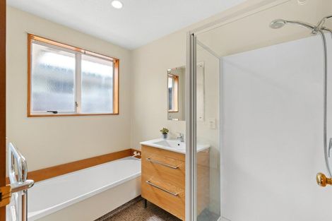 Photo of property in 1 Ilfracombe Place, Burnside, Christchurch, 8053