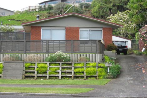 Photo of property in 17 Heaphy Street, Westown, New Plymouth, 4310