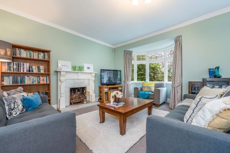 Photo of property in 1 Saint Ronans Avenue, Waterloo, Lower Hutt, 5011