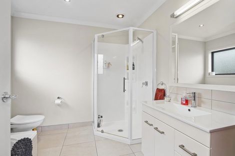 Photo of property in 7 Vela Place, Clarks Beach, 2122