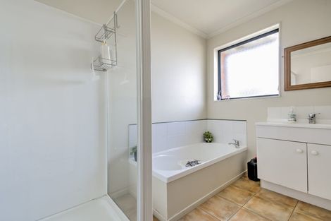 Photo of property in 108 Ayrshire Drive, Grandview Heights, Hamilton, 3200