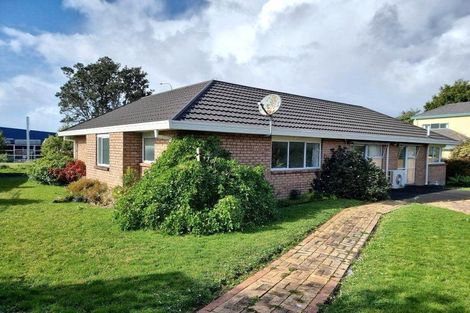 Photo of property in 546 Don Buck Road, Westgate, Auckland, 0614