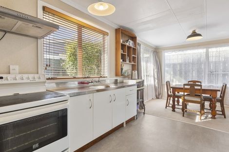 Photo of property in 6 Omata Road, Westown, New Plymouth, 4310