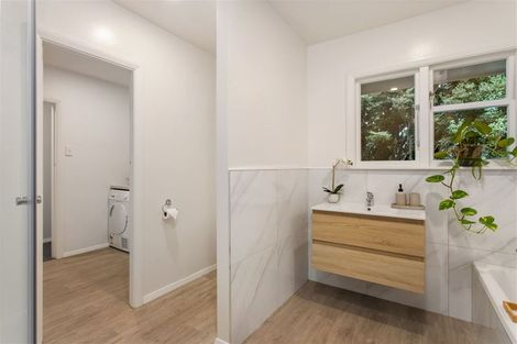 Photo of property in 121 Blighs Road, Papanui, Christchurch, 8053