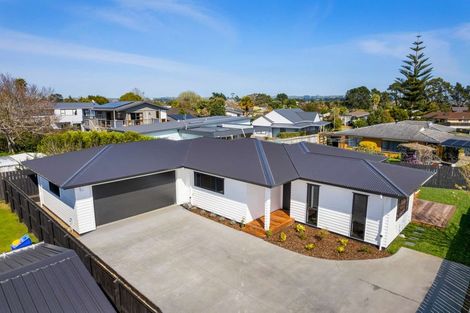 Photo of property in 116a Racecourse Road, Waiuku, 2123